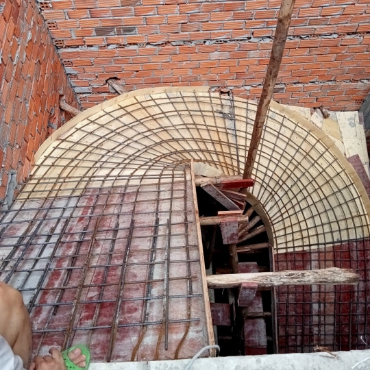 CẦU THANG LƯỢN XOẮN
